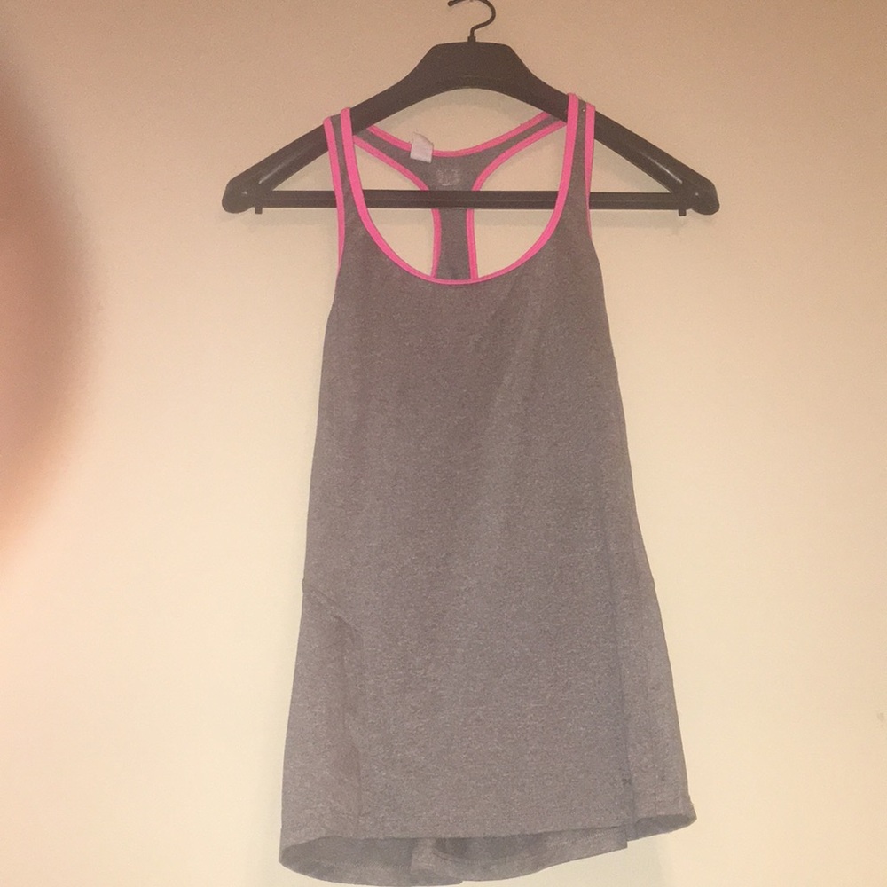 Tank toP S